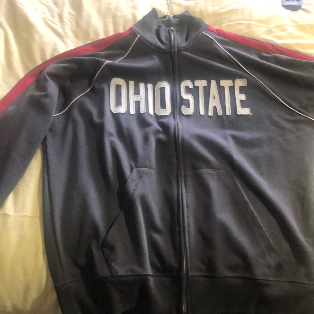 Ohio State full zip with pockets ….. never been worn